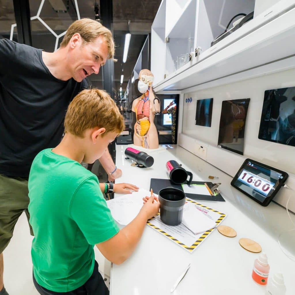 Famille escape room du SparkOH!