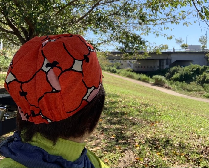 mumu キャップ 赤いりんご 後ろ