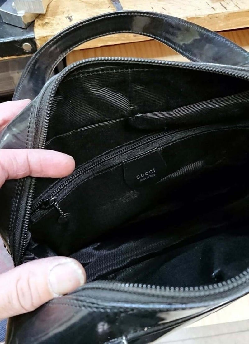 グッチの黒いバッグ内側