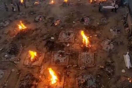 酸素を求め患者の家族が懇願…インドでの新型コロナの状況とは?