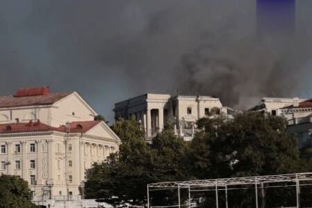 ウクライナによるロシア黒海艦隊の司令部への攻撃で、9人が死亡、2人の将官も負傷か