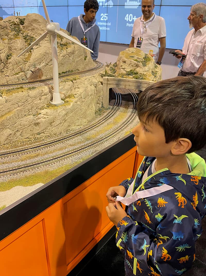 Solomon is amazed by the BNSF exhibit at Berkshire Meeting - Syed Balkhi Solomon is amazed by the BNSF exhibit at Berkshire Meeting