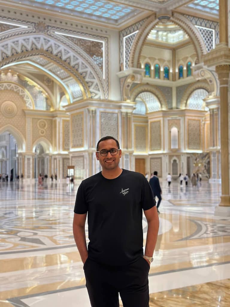 Portrait shot inside the palace - Syed Balkhi Portrait shot inside the palace