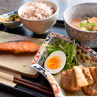 蔵元ごはん&カフェ 酒蔵 櫂_1