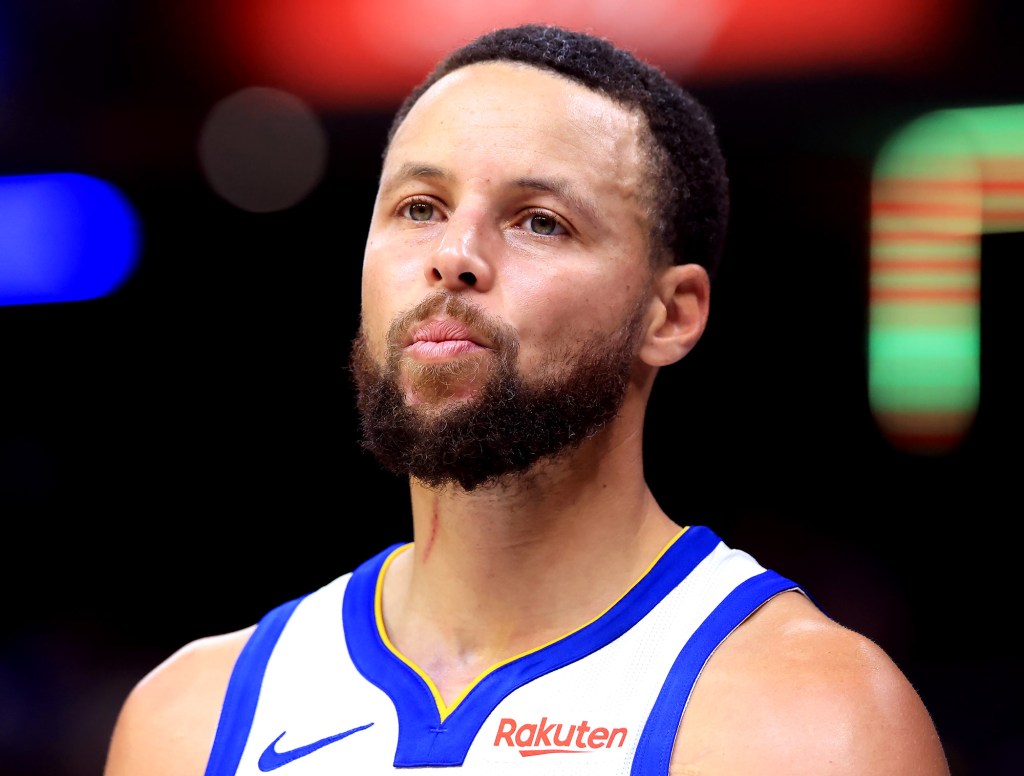Steph Curry Finally Finishes Eating Mouthguard