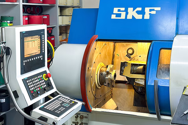 Productie și reparații ale cilindrilor hidraulici de la Top Construct Suceava Productie și reparații ale cilindrilor hidraulici de la Top Construct Suceava