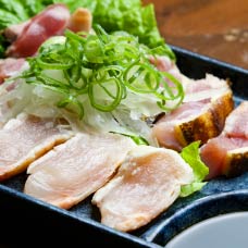 【要予約】たたきコンビ(もも+むね)は前日予約でお願い致します。当日来店時注文は捌きに時間が掛かる為提供が遅くなります。