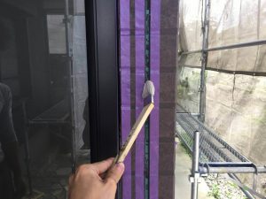 プライマーを塗ります