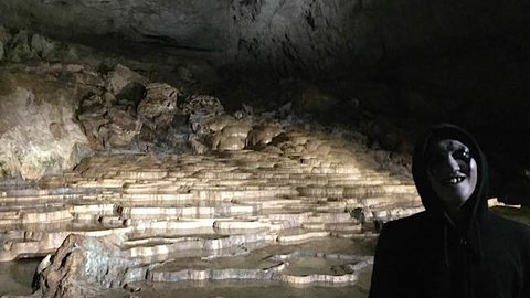 梨ソフトも美味いのだ。山口の宝・秋芳洞は思わず叫びたくなる美しさ 梨ソフトも美味いのだ。山口の宝・秋芳洞は思わず叫びたくなる美しさ