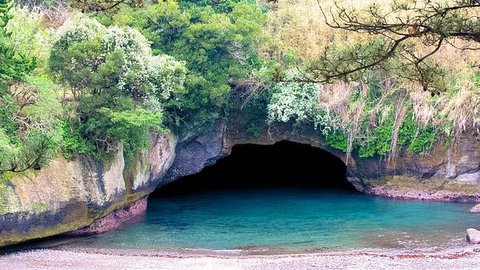 【神秘】西伊豆で見つけた「青の洞窟」と「東洋のモンサンミッシェル」 【神秘】西伊豆で見つけた「青の洞窟」と「東洋のモンサンミッシェル」