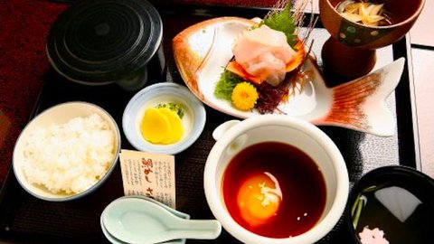 贅沢すぎるTKG。愛媛に伝わる、もう1つの「鯛めし」 贅沢すぎるTKG。愛媛に伝わる、もう1つの「鯛めし」