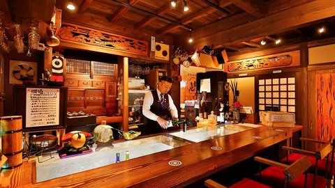 マスター、いつもの。地元民も外国人も通いつめる「和酒BAR縁がわ」 マスター、いつもの。地元民も外国人も通いつめる「和酒BAR縁がわ」