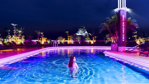 はしゃぎすぎてる夏のオトナさ。水着美女が集う全国の「ナイトプール」【西日本・沖縄】 はしゃぎすぎてる夏のオトナさ。水着美女が集う全国の「ナイトプール」【西日本・沖縄】