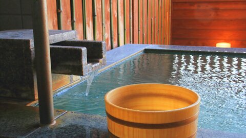 なぜ温泉に入ると不調になる?「湯あたり」が起きてしまう原因とは なぜ温泉に入ると不調になる?「湯あたり」が起きてしまう原因とは