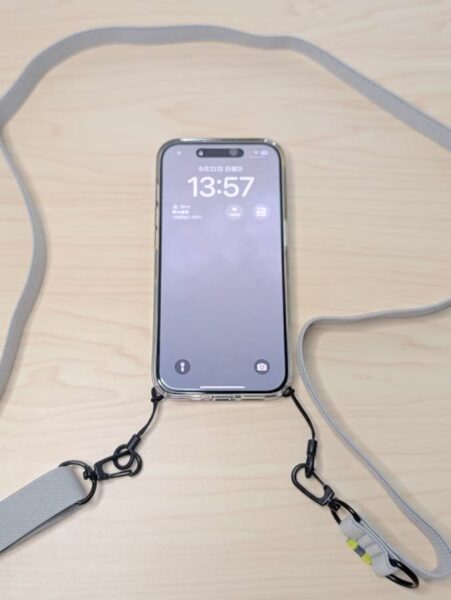 クイックショットストラップのカラビナを輪っかにつければ準備完了