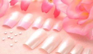 ウェディングネイルチップ|丈夫につける秘訣とデザイン70