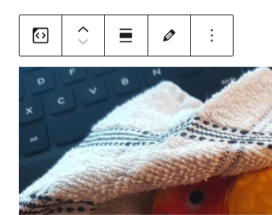 Block toolbar in the Cloudup block