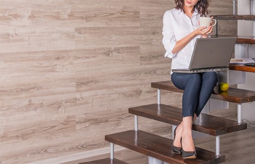 負のオーラを放つ彼女は「時を止める少女」 ずんずん的、変化と向き合う方法