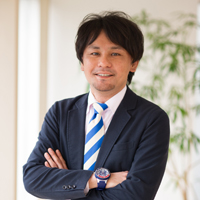 取締役/セールスマーケティングループ ゼネラルマネージャー :福本隆太