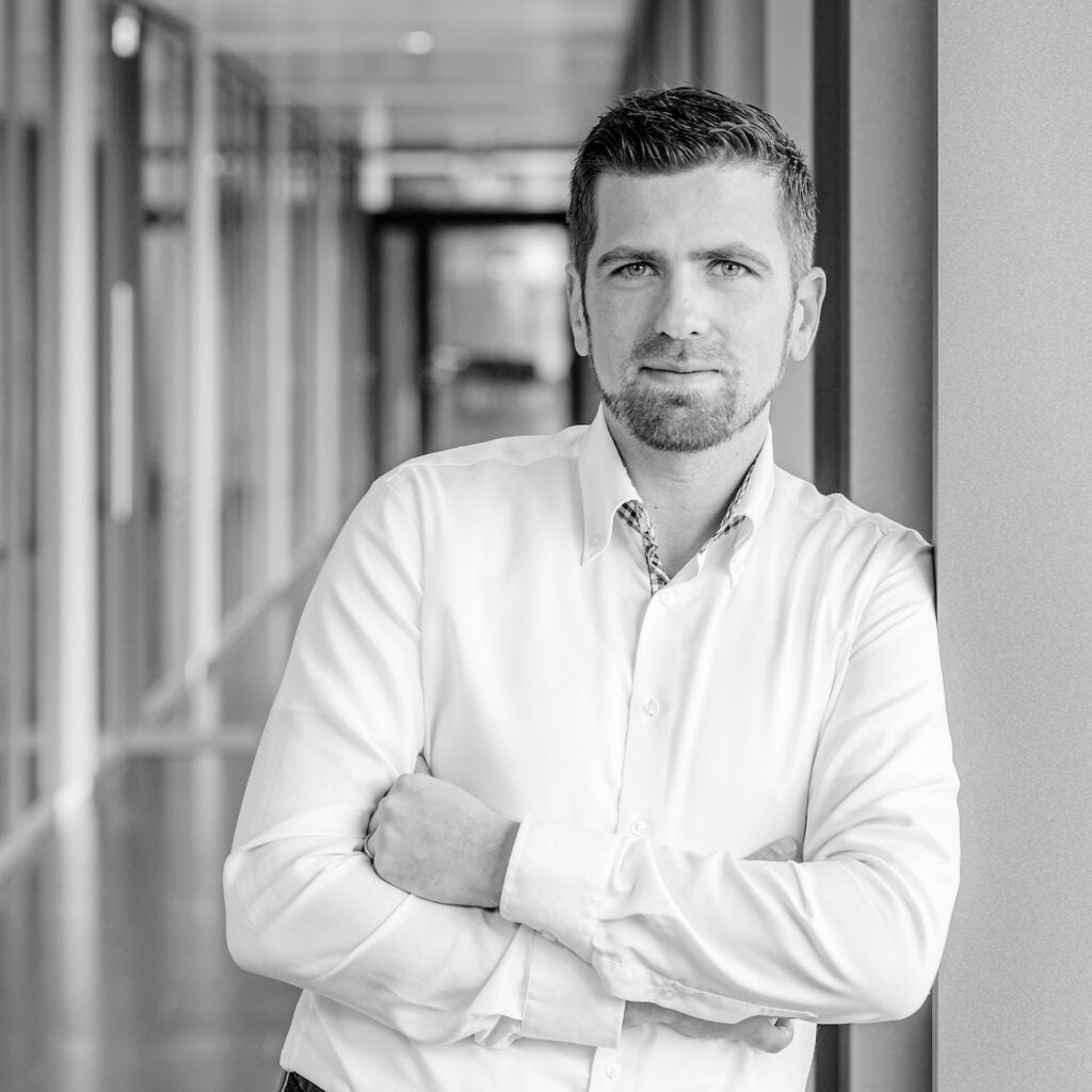 - captain img thorsten hans 1 captain img thorsten hans 1