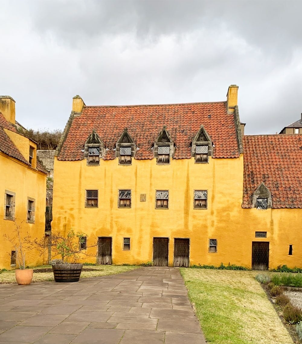 yellow house in the village of Culross