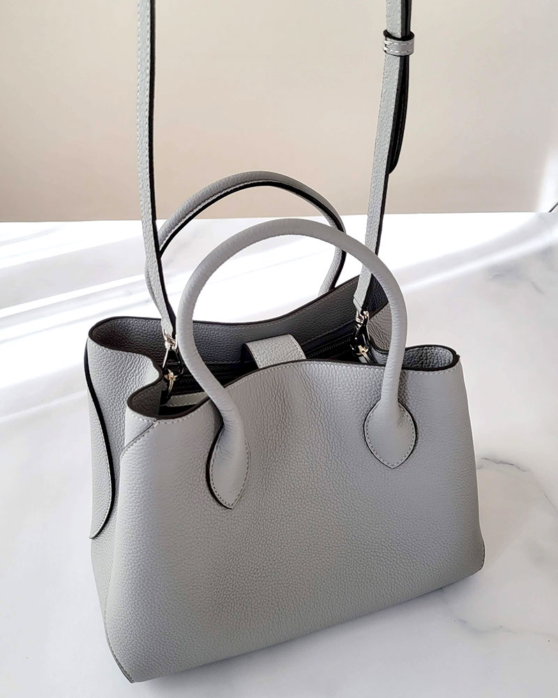 ボナべェンチュラ ミアトートバッグ レビュー ショルダーストラップをつけた状態のバッグ