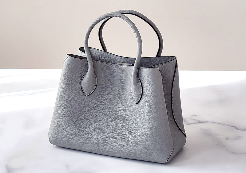 ボナべェンチュラ ミアトートバッグ レビュー サイドボタンを留めた場合の形状