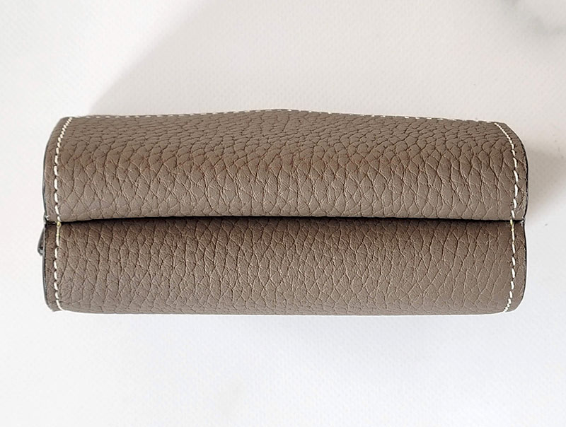 ボナベンチュラ スモール ウォレット シュリンクレザー レビュー 真上