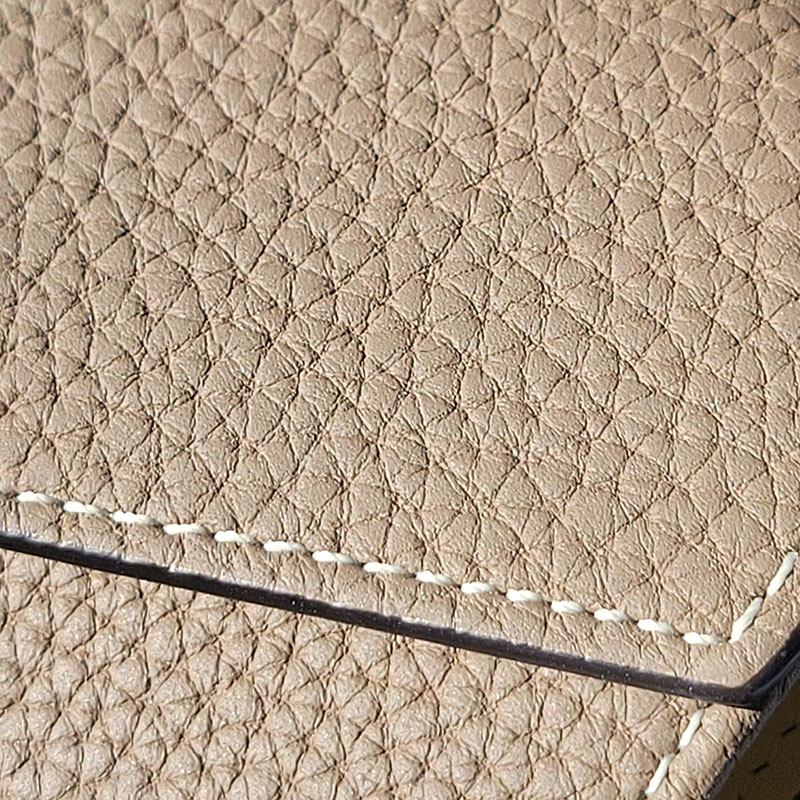 ボナベンチュラ スモール ウォレット シュリンクレザー レビュー 表面 シュリンクレザー ズーム