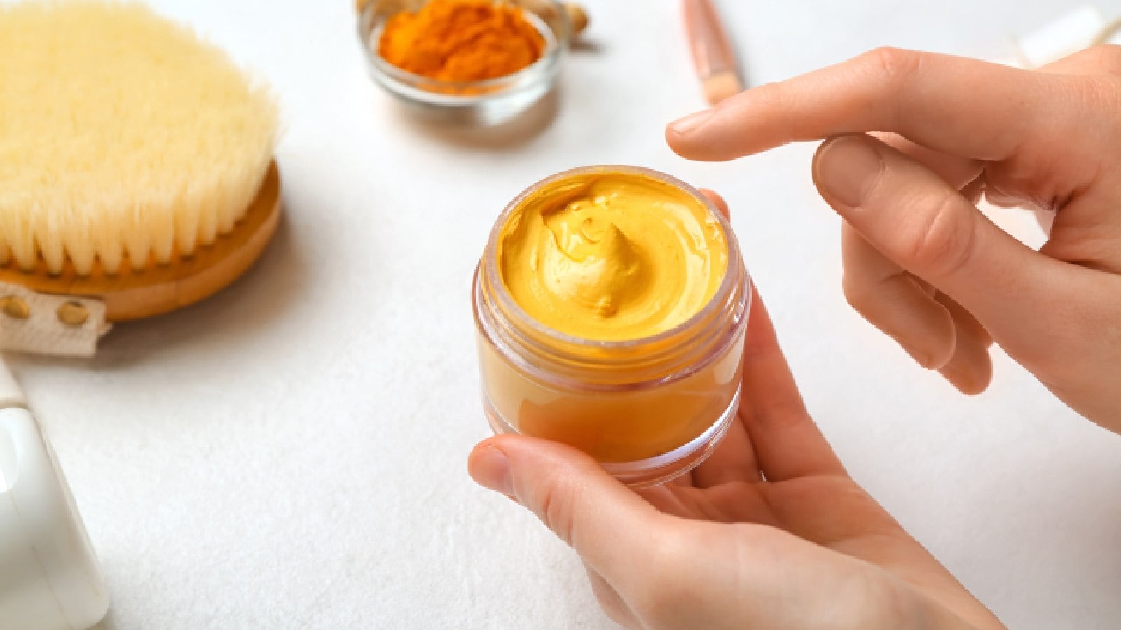 Turmeric cream ko kaise karein tayaar
