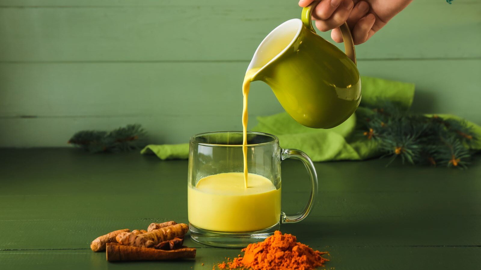Turmeric milk ke fayde