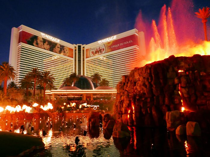 ミラージュホテルの火山ショー ミラージュホテルの火山ショー