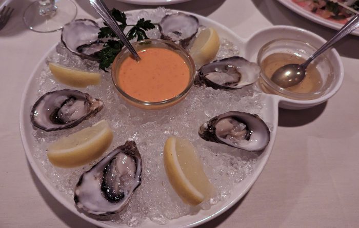 生ガキ6個 27ドル。