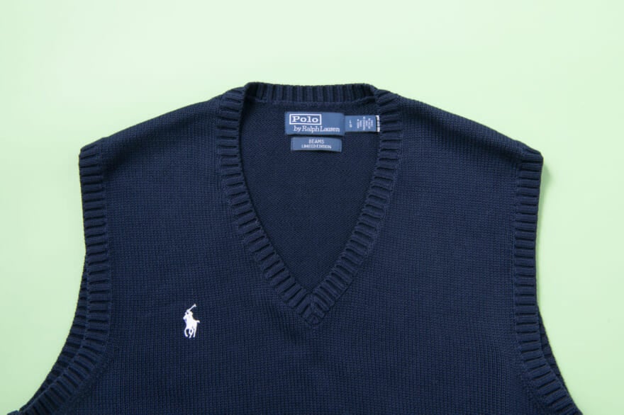ポロ ラルフ ローレン のベスト 上半分の寄り