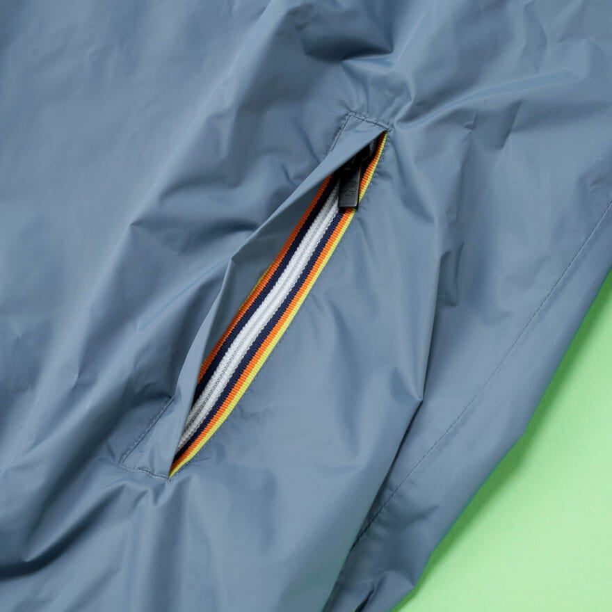 ケーウェイのウインドブレーカー サイドポケットのファスナー