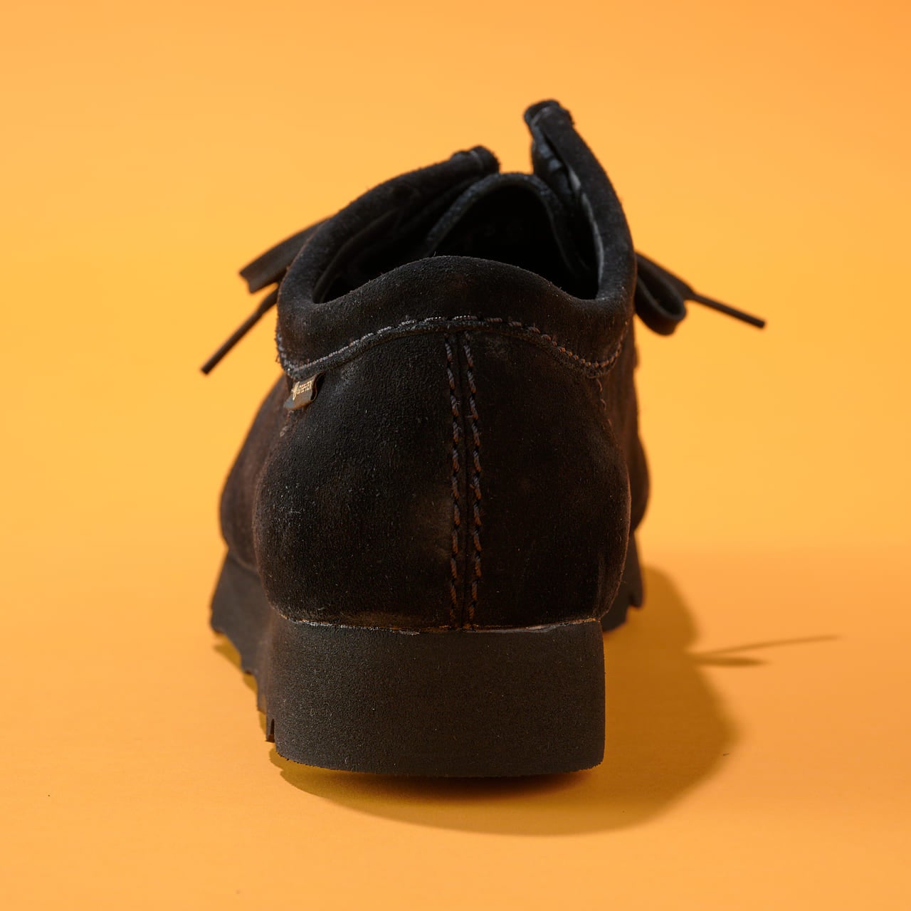 エディターが買ってよかったクラークス オリジナルズのメンズ ワラビー ゴアテックス / Wallabee GTX(ブラックスエード) ヒール 2