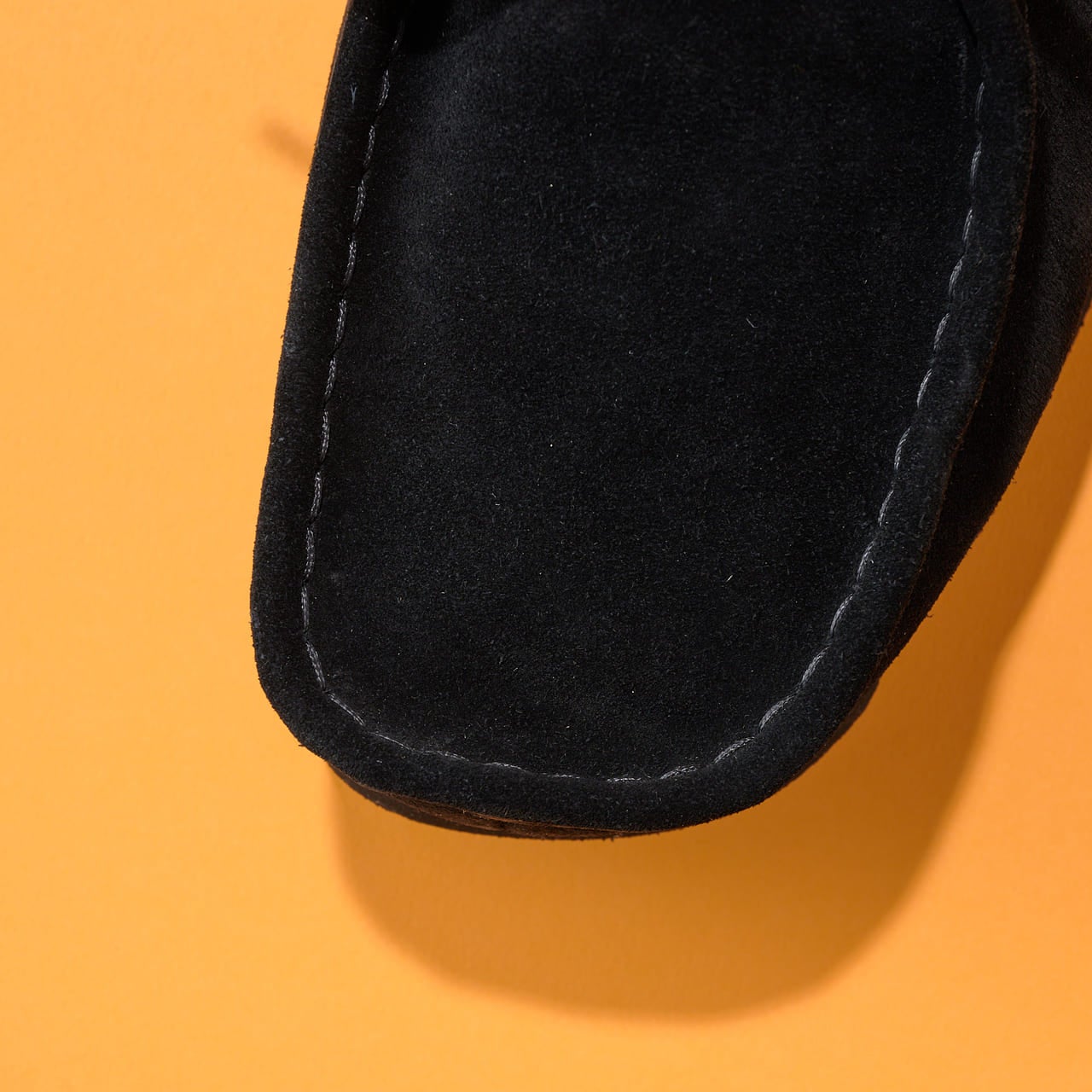 エディターが買ってよかったクラークス オリジナルズのメンズ ワラビー ゴアテックス / Wallabee GTX(ブラックスエード) トゥ