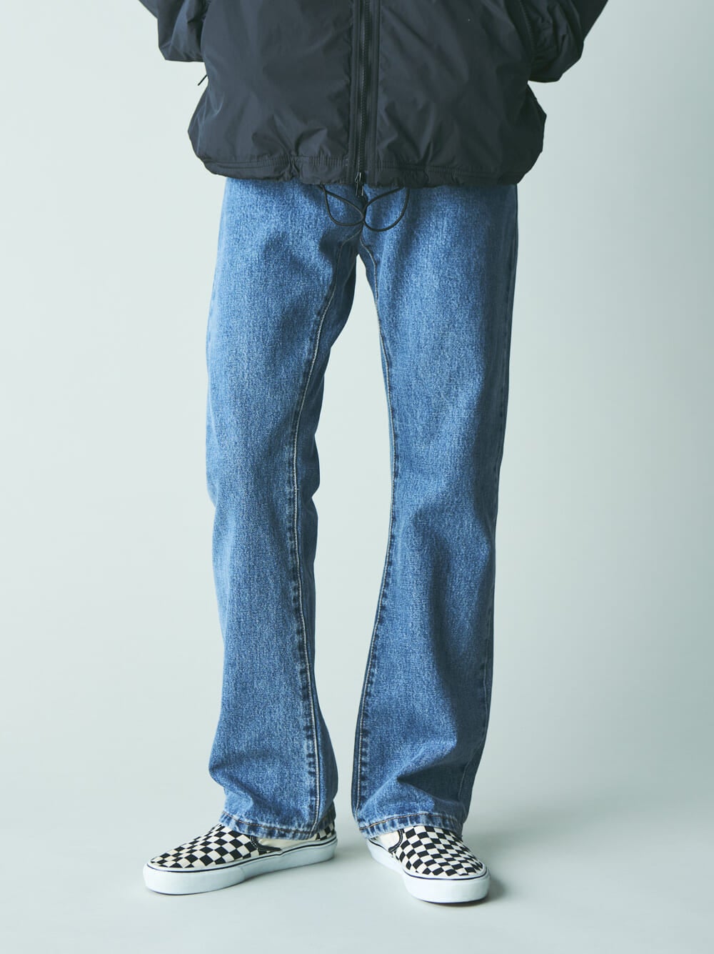 リーバイス®のジーンズ517のオシャレな着こなし 寄り