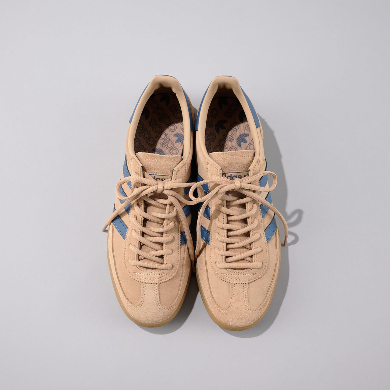 エディターが買ってよかったアディダス オリジナルスのハンドボールスペツィアル