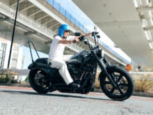 【後編】「ハーレーダビッドソン FXBBS ストリートボブ114」は、実用性とロマンを両立する旅の相棒!【俺たち20代“クルマ・バイク”語り!/Vol.45②】