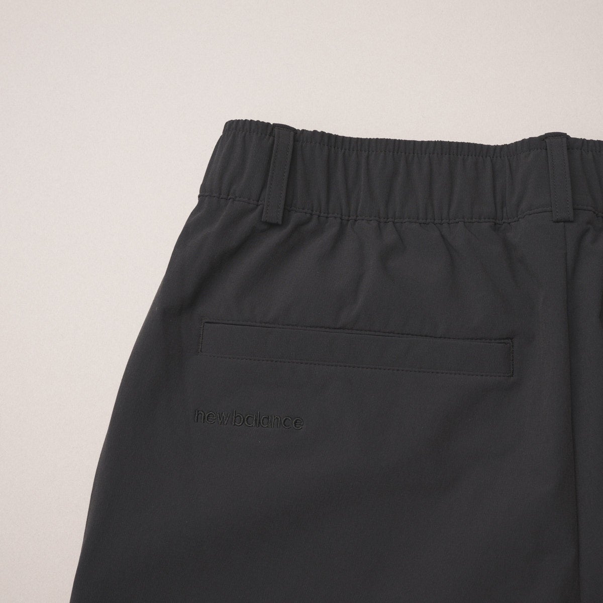 ニューバランスの愛用ワイドパンツ NB Grey Wide Pantのバックポケット