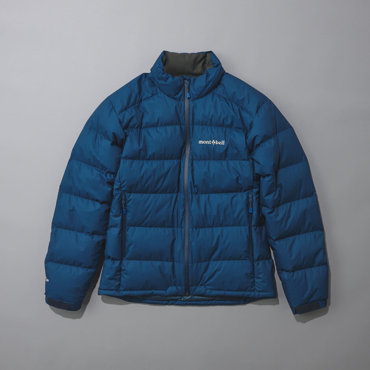 モンベルのパーマフロスト ライトダウンジャケット