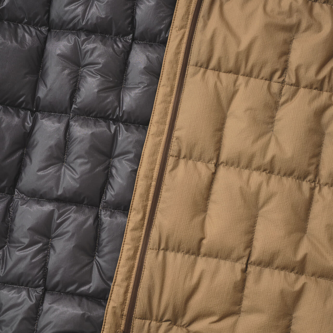 モンベルのイグニスダウン パーカの裏地