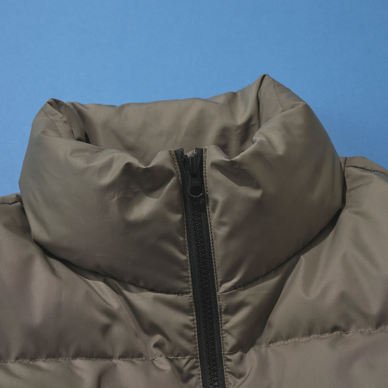 タイオン 新作ダウン TAION×UNFILO スタンドダウン ネック