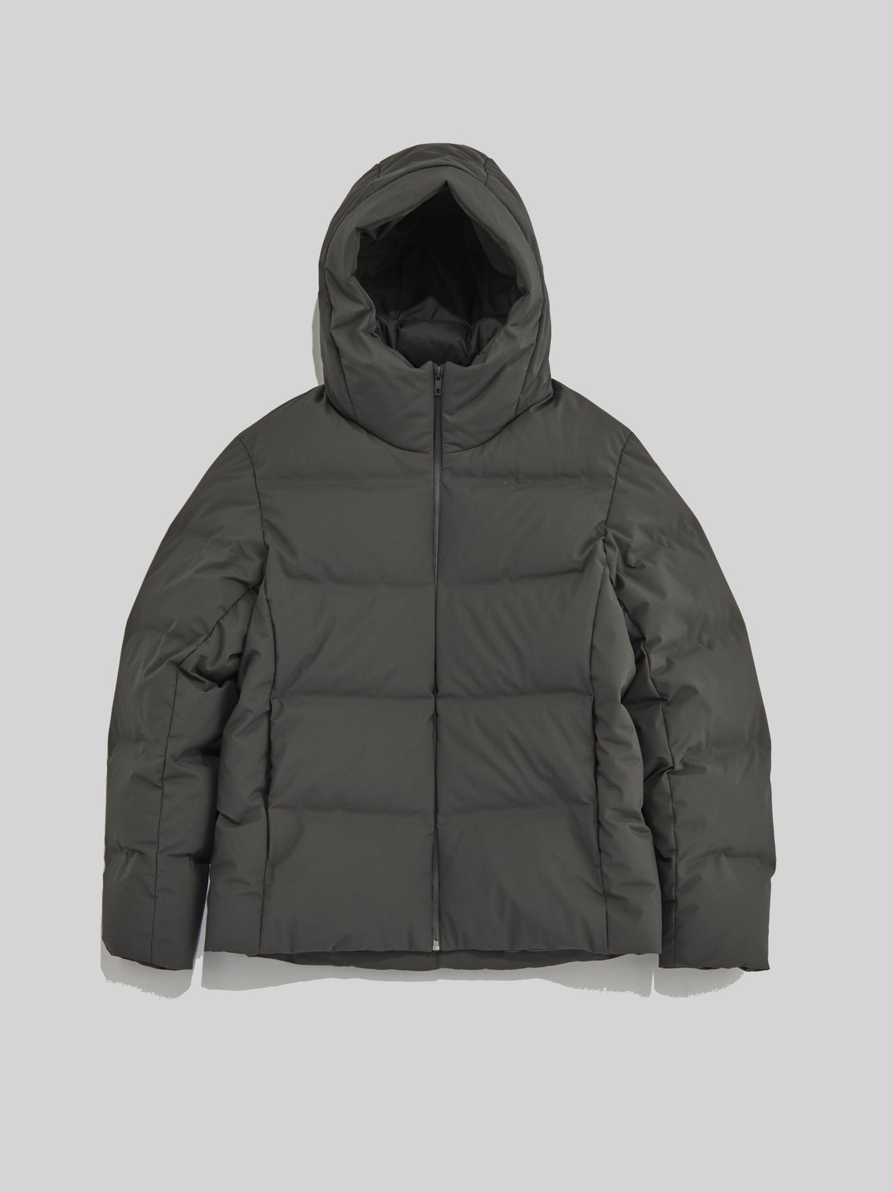 ユニクロで買うべき最強ダウン③「シームレスダウンパーカ」