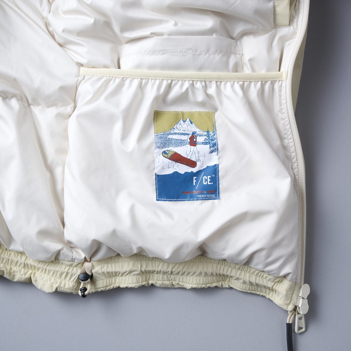 ナンガの新作ダウン ダウンジャケット(エフシーイー×ナンガ) 内側