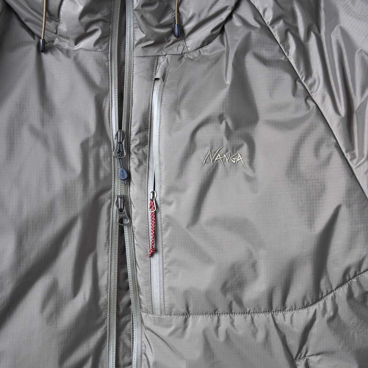 ナンガの新作ダウン オーロラテックダウンジャケット アップ