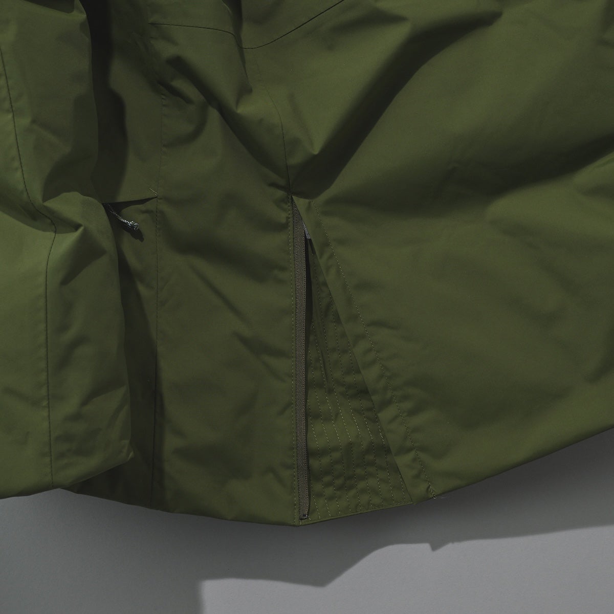 フローバーグ ハードシェル サーモ フーデッド コート アジアンフィット 中部分