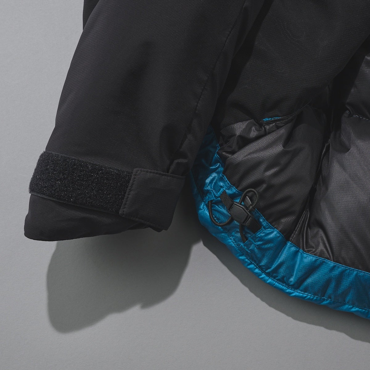 グラビティ プロ インサレーション フーデッド ジャケット アジアンフィット ドローコード