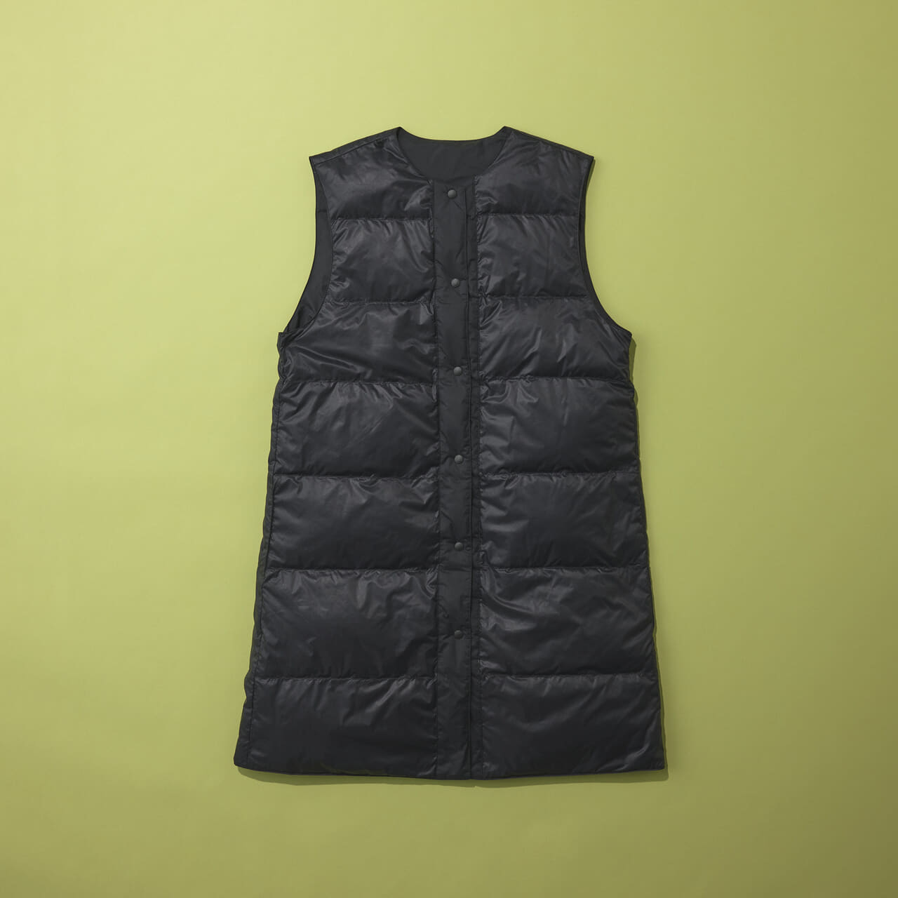 婦人 軽量ダウンポケッタブルノーカラーロングベスト8